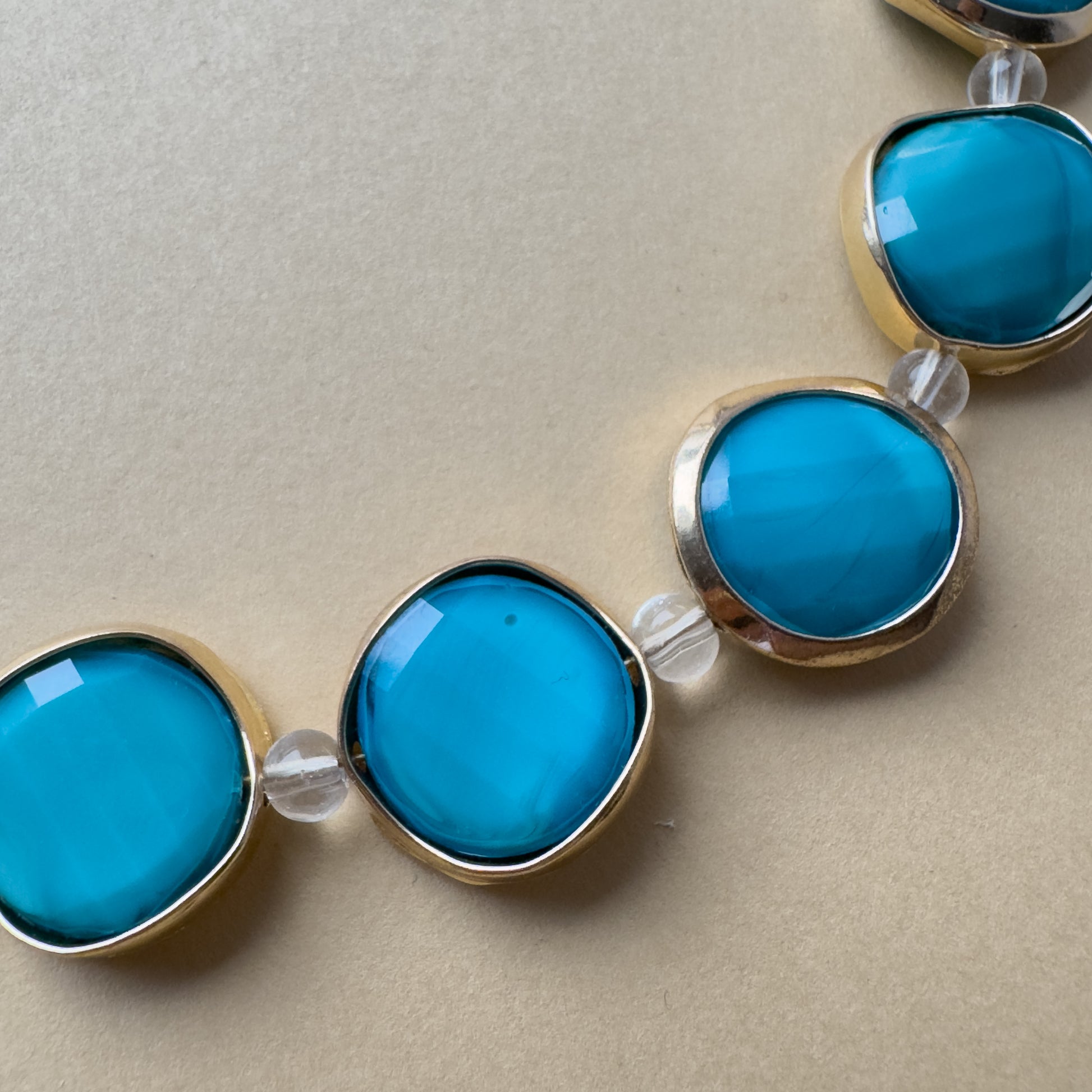 Beaded Turquoise Choker with Gold Accents – Details